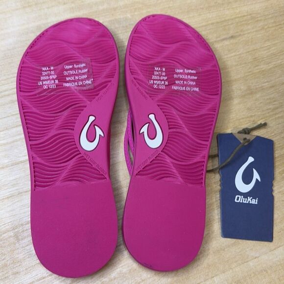 NWT- Olukai-Aka Sandals in Pink Plumeria (hot pink) - Womens size 5 - Picture 8 of 9